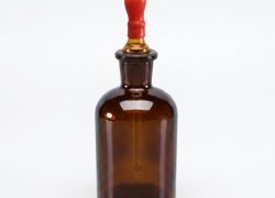 FRASCO GOTERO DE VIDRIO BOCA ESMERILADA C/VARILLA VIDRIO CAP. 50 ML.Cod: VD-FGCVT8052A AMBAR, JOANLAB #1452-50